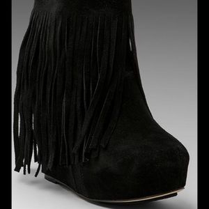New  Koolaburra Veleta Fringe  Wedges Black size 7